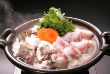 土曜日の夜、贅沢なクエ鍋はいかがでしょう。